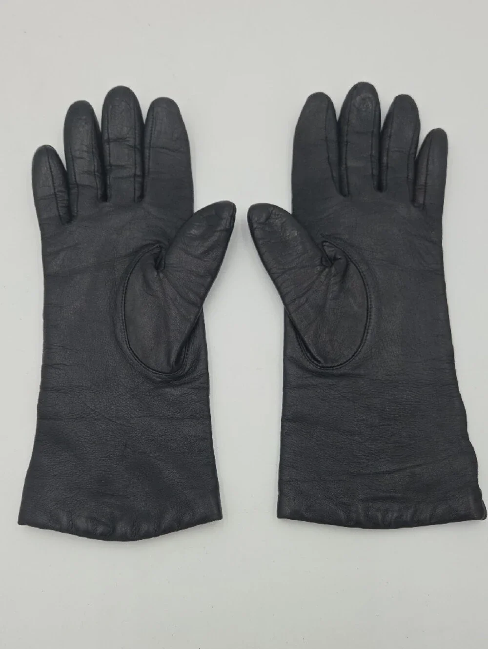 Classic Black Leather Gloveq